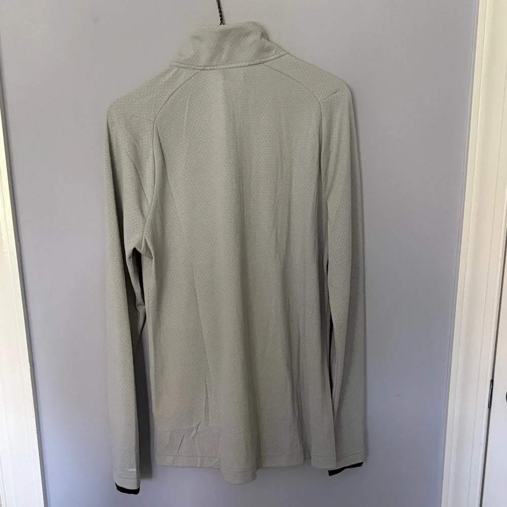 Women's Light Gray Zip Jacket with pockets and black accents CNN - Picture 5 of 6